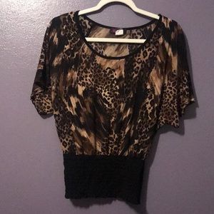 ⭐️4/$20 {Agenda} Animal print top, sz S